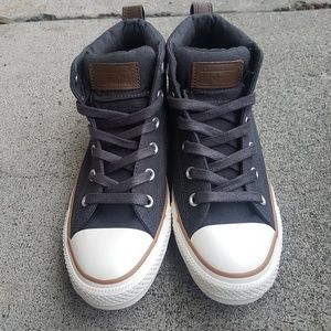 High Top Converse( Men size7)